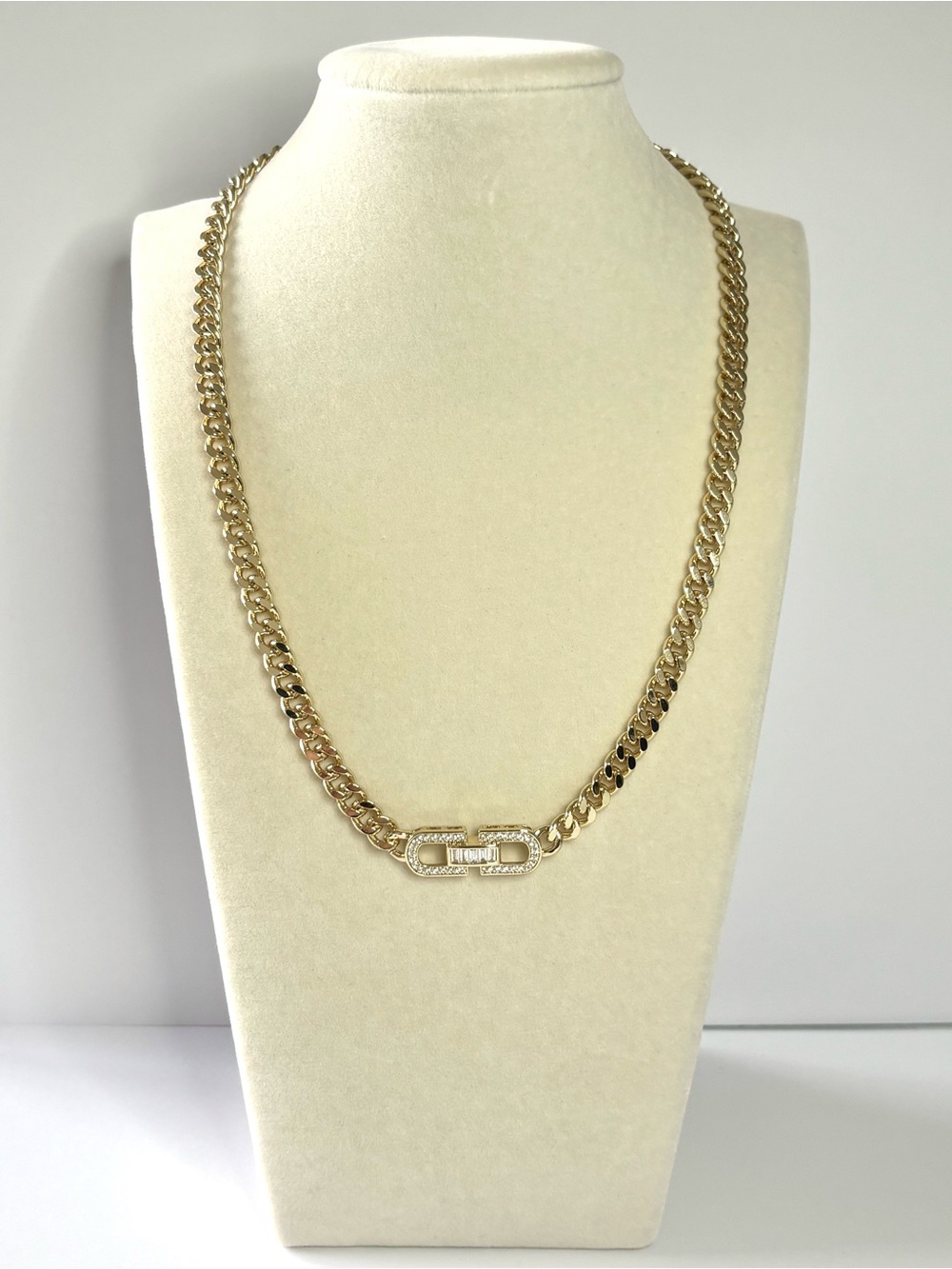 Gold Cuban chain necklace with geometric accent